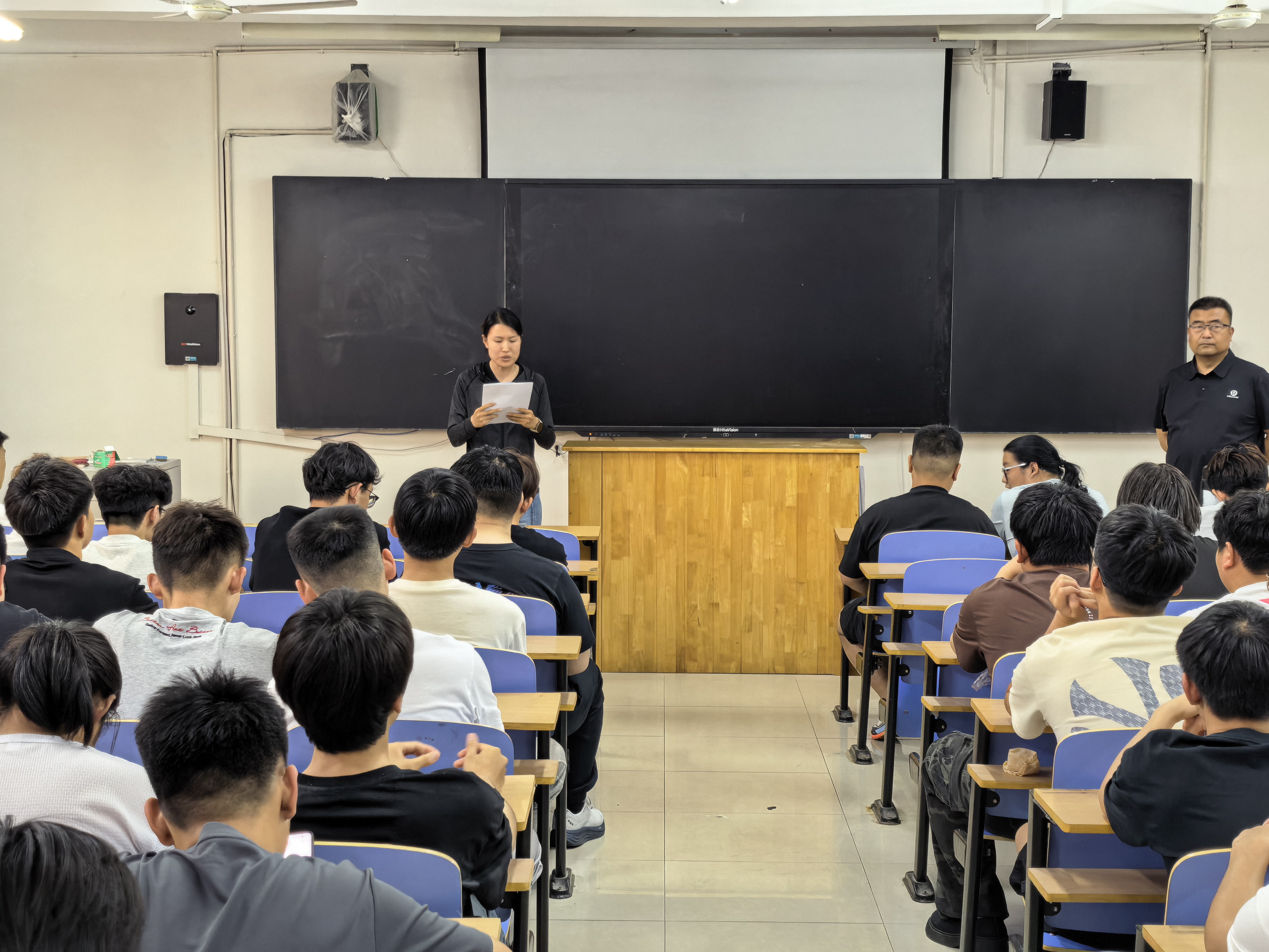 访企拓岗促就业 校企携手助成长